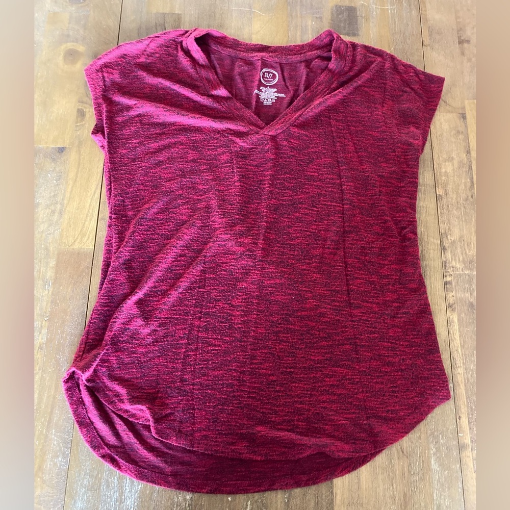 Maurice’s v-neck tee